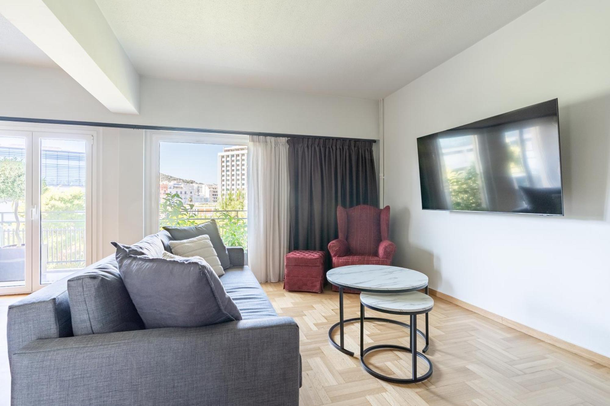 Athena Blue Lux Apartments 2Br 2Ba With City Skyline View, Near Kolonaki アテネ エクステリア 写真
