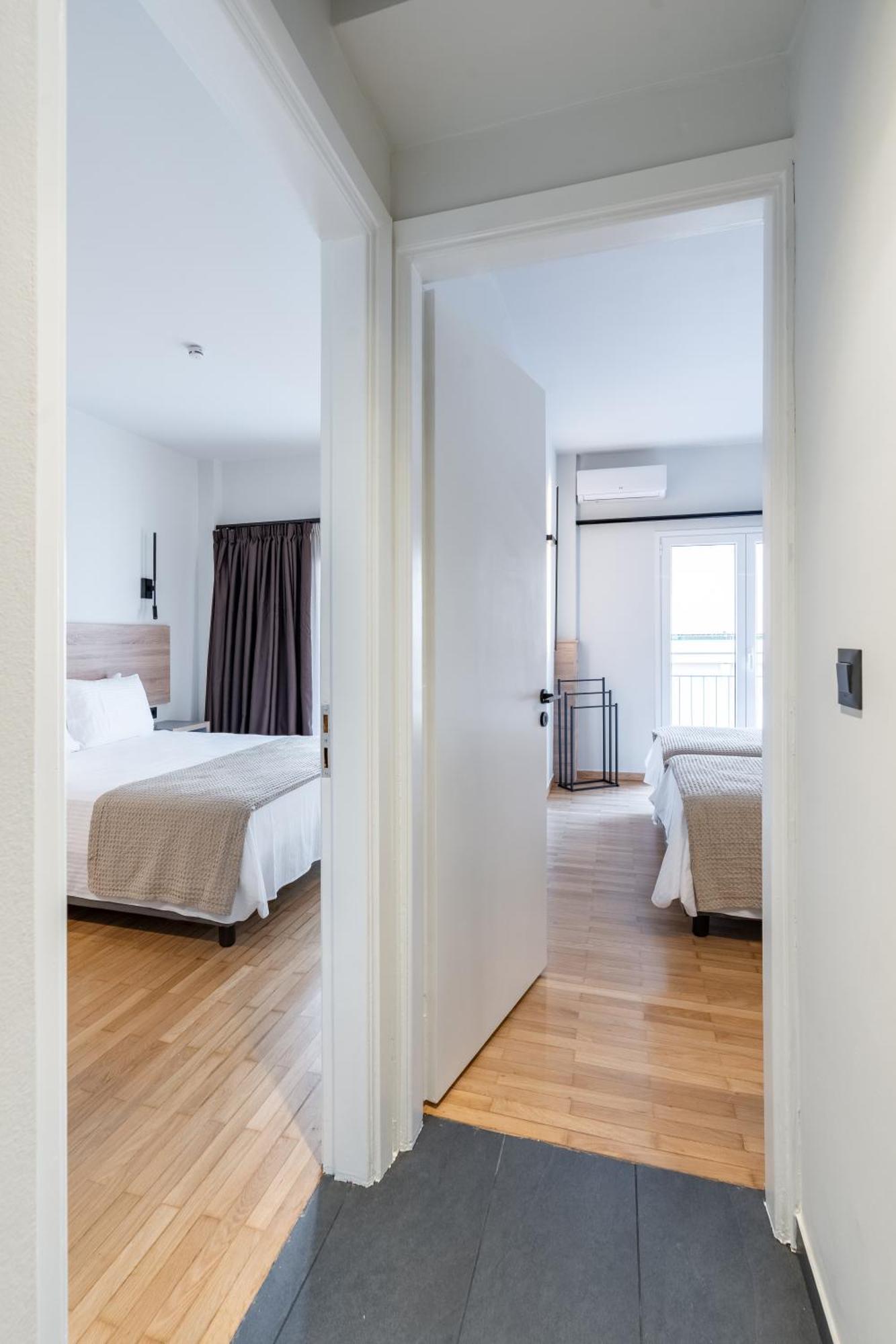 Athena Blue Lux Apartments 2Br 2Ba With City Skyline View, Near Kolonaki アテネ エクステリア 写真